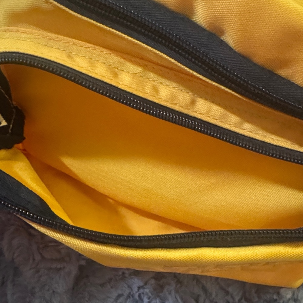 PINK Victoria's Secret Yellow Logo Crossbody Fanny Pack - Picture 2 of 6